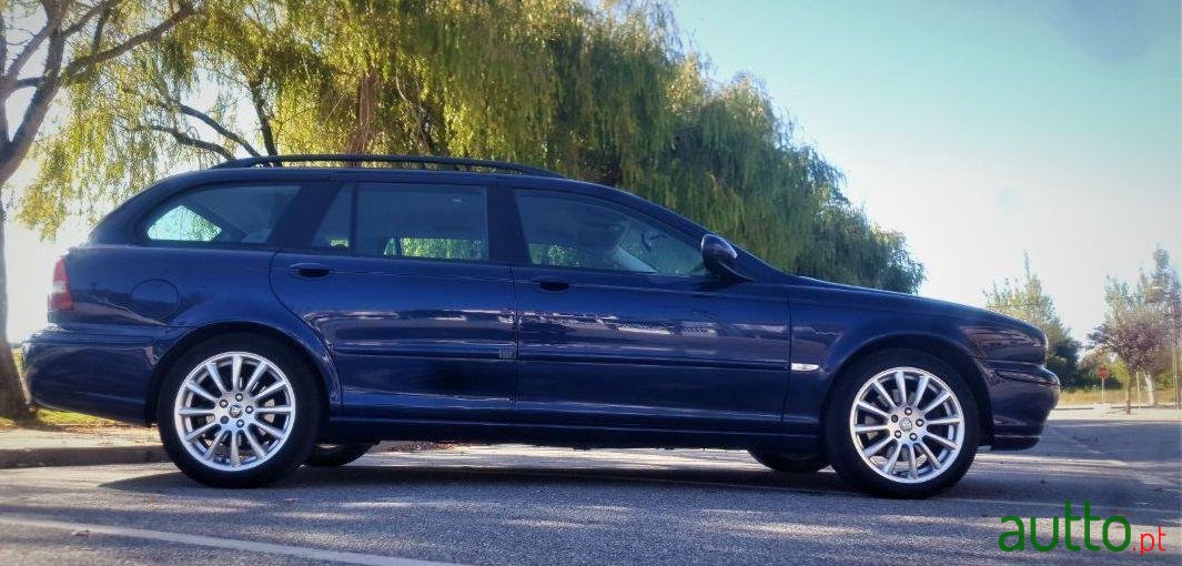 2004' Jaguar X-Type Estate Sport photo #3