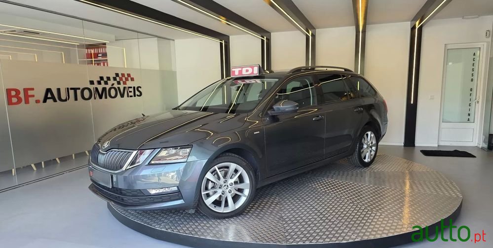 2017' Skoda Octavia Break photo #2
