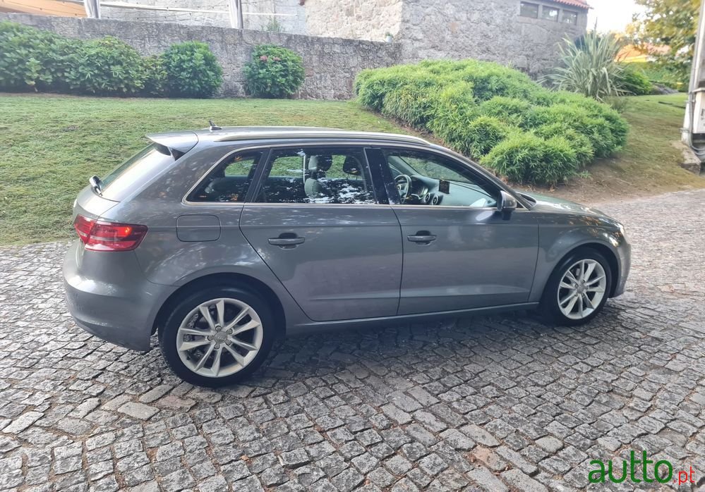 2015' Audi A3 Sportback photo #2