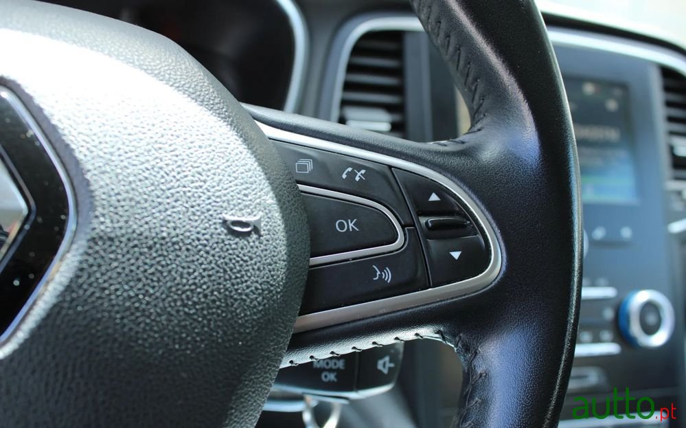 2018' Renault Megane Sport Tourer photo #5