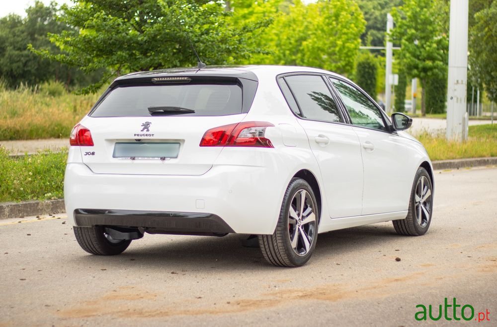 2018' Peugeot 308 photo #5