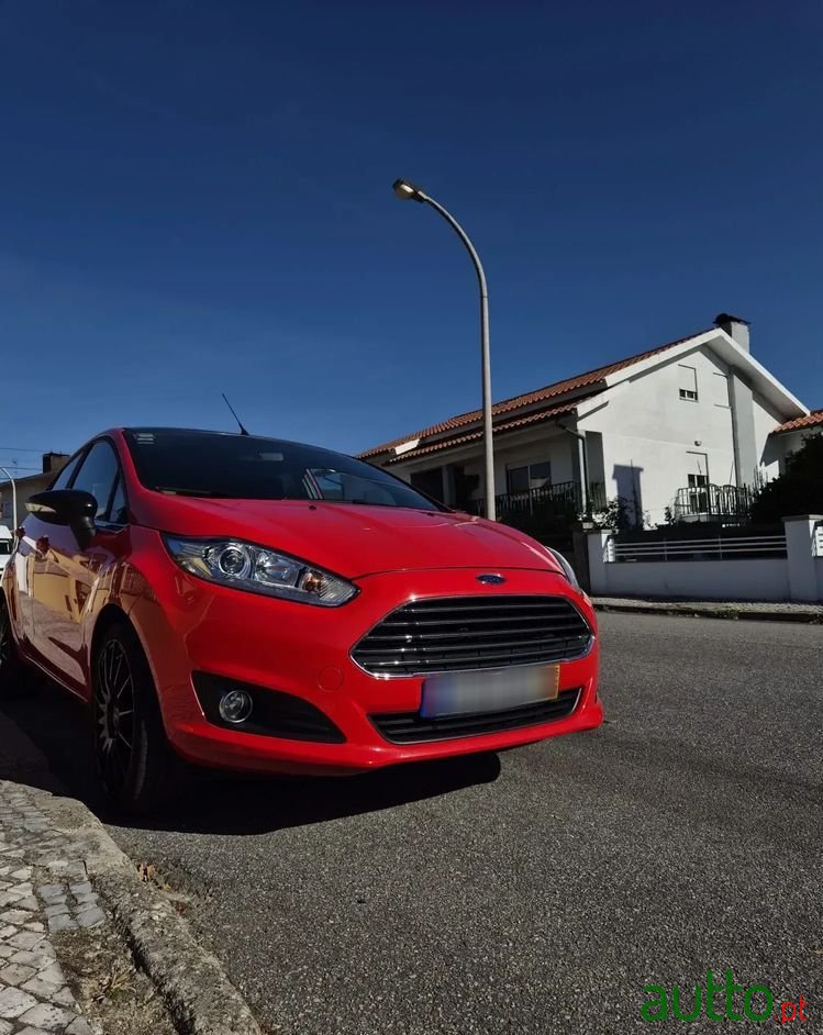 2015' Ford Fiesta photo #4