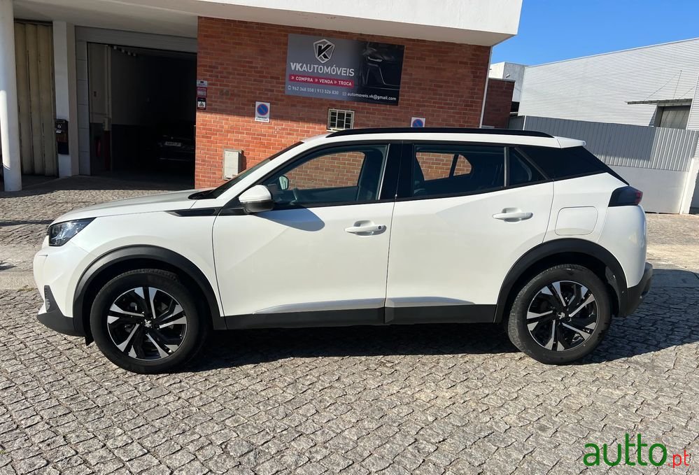 2020' Peugeot 2008 photo #1
