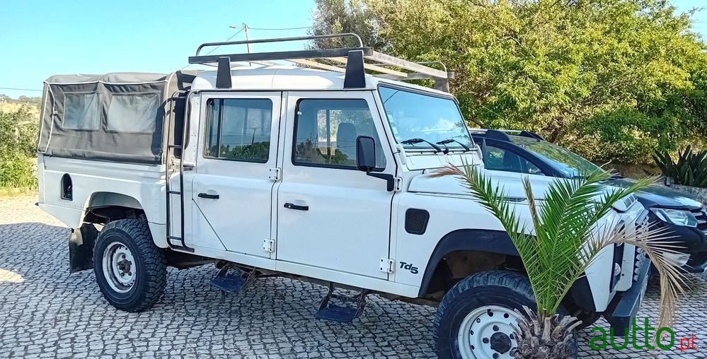 2000' Land Rover Defender photo #1