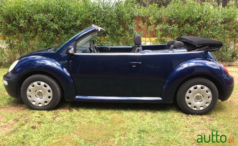 2004' Volkswagen New Beetle photo #3