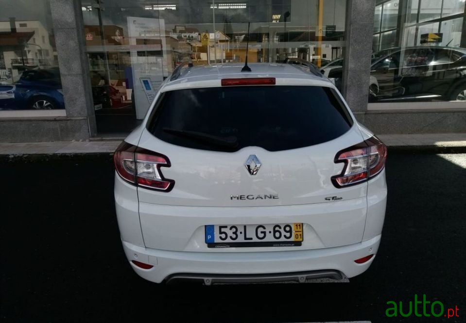 2011' Renault Megane Sport Tourer photo #6