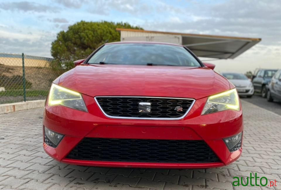 2013' SEAT Leon photo #2