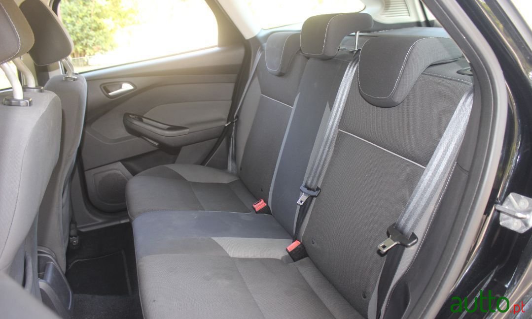 2013' Ford Focus Sw photo #6