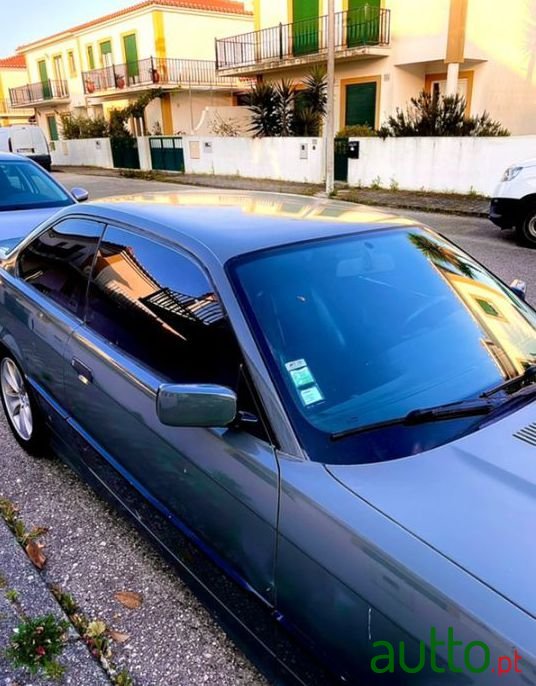 1993' BMW 318 photo #3