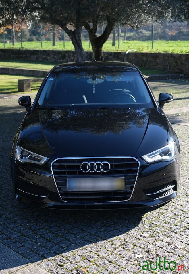 2013' Audi A3 Sportback photo #1