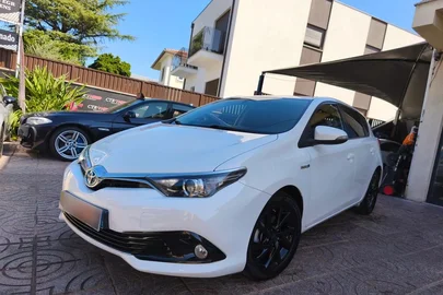 2016' Toyota Auris
