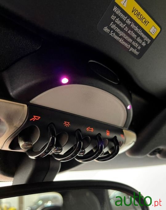 2009' MINI Cabrio photo #5