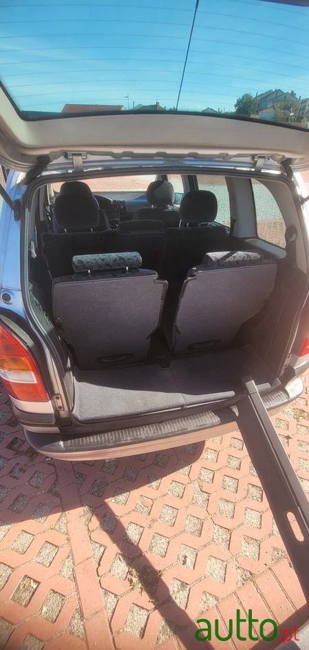 2000' Opel Zafira photo #6