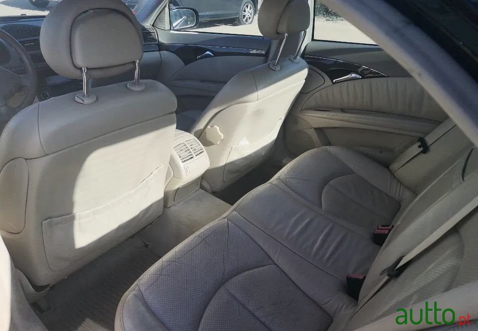 2002' Mercedes-Benz 320 photo #6