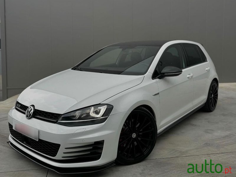 2014' Volkswagen Golf 2.0 Tdi Gtd photo #1