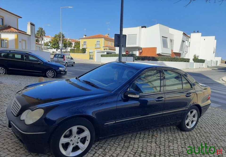 2003' Mercedes-Benz C-220 photo #3