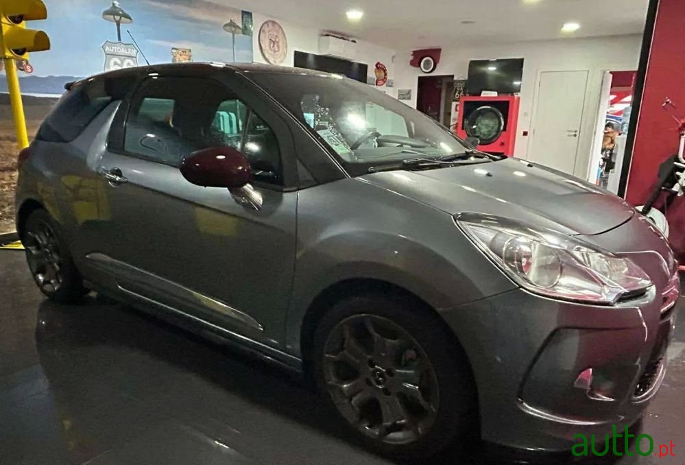 2010' Citroen DS3 1.6 E-Hdi So Chic photo #5
