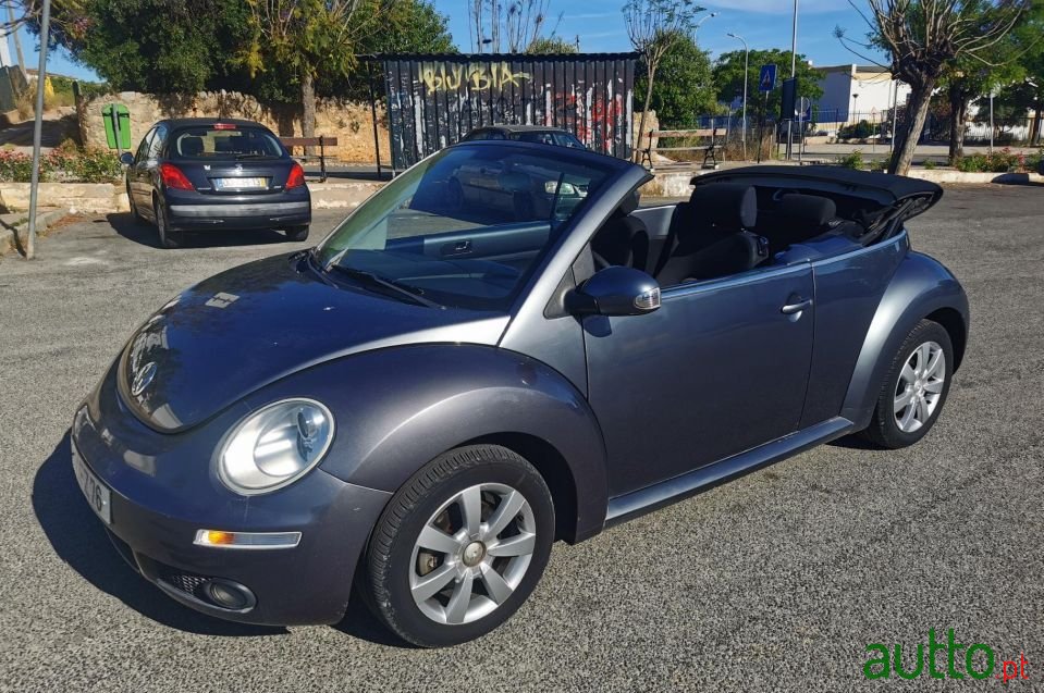 2007' Volkswagen New Beetle photo #5