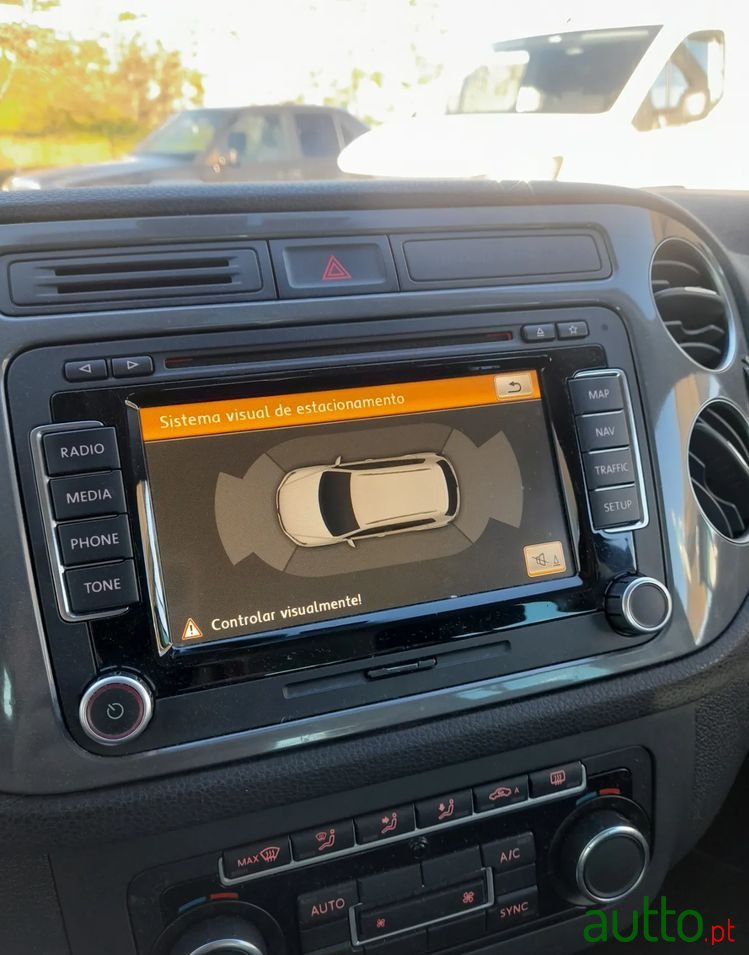 2013' Volkswagen Tiguan photo #6