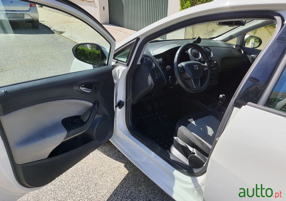 2015' SEAT Ibiza St photo #2