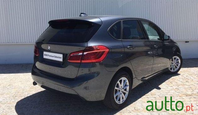 2019' BMW 216 Active Tourer photo #2