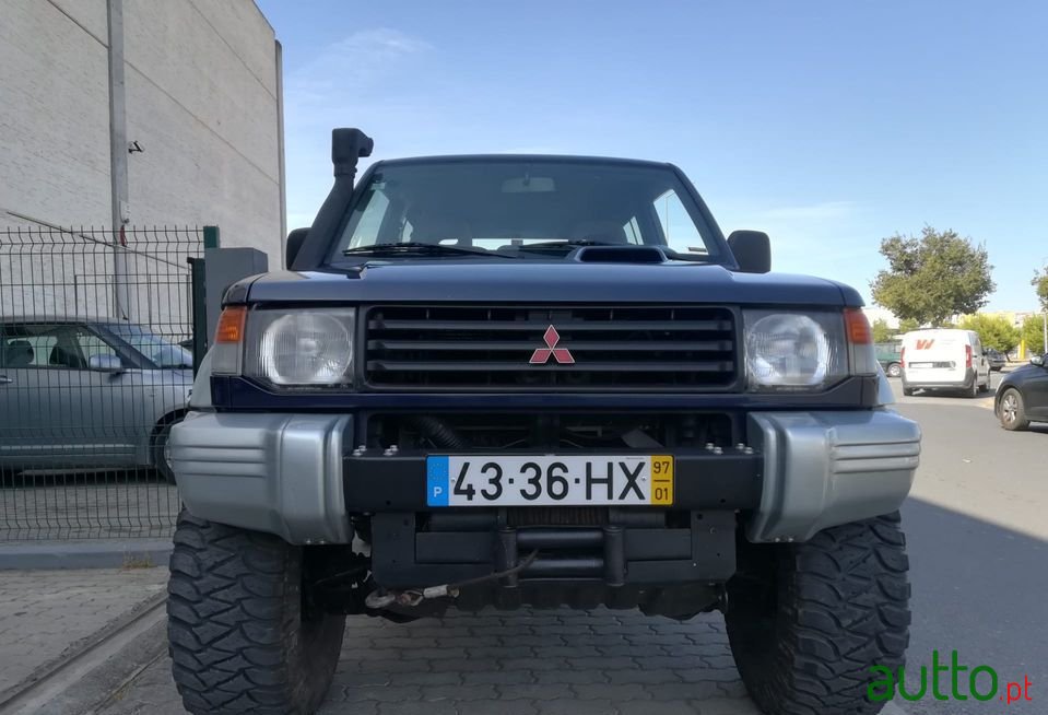 1997' Mitsubishi Pajero photo #5