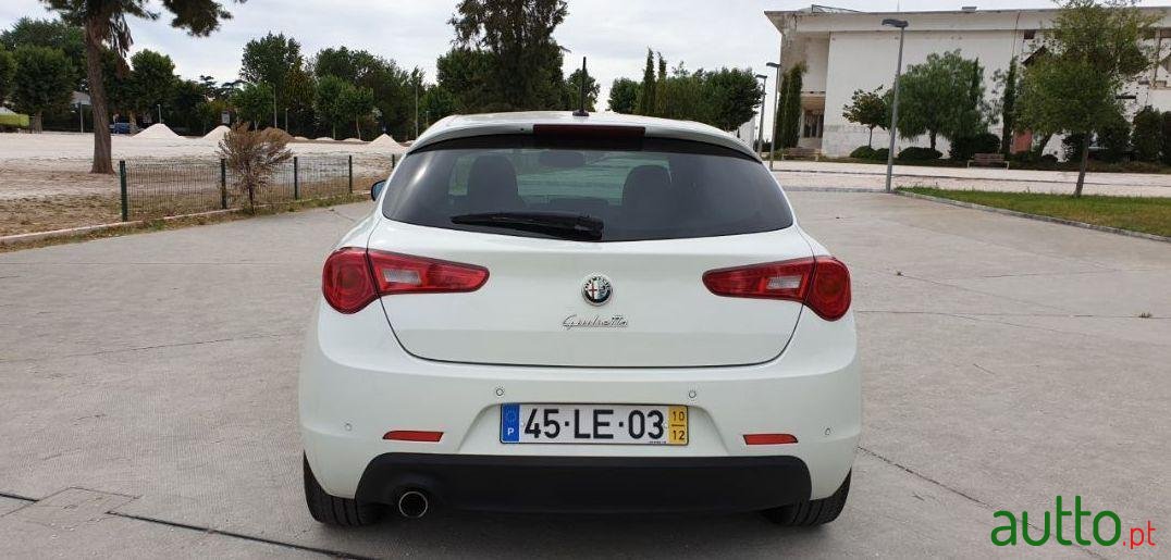 2010' Alfa Romeo Giulietta photo #4