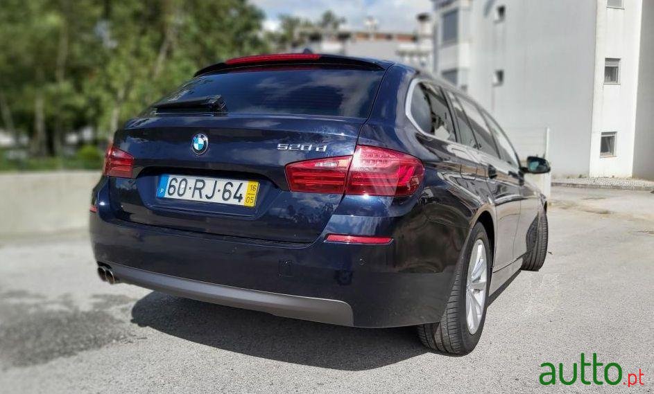 2016' BMW 520 D Touring photo #2
