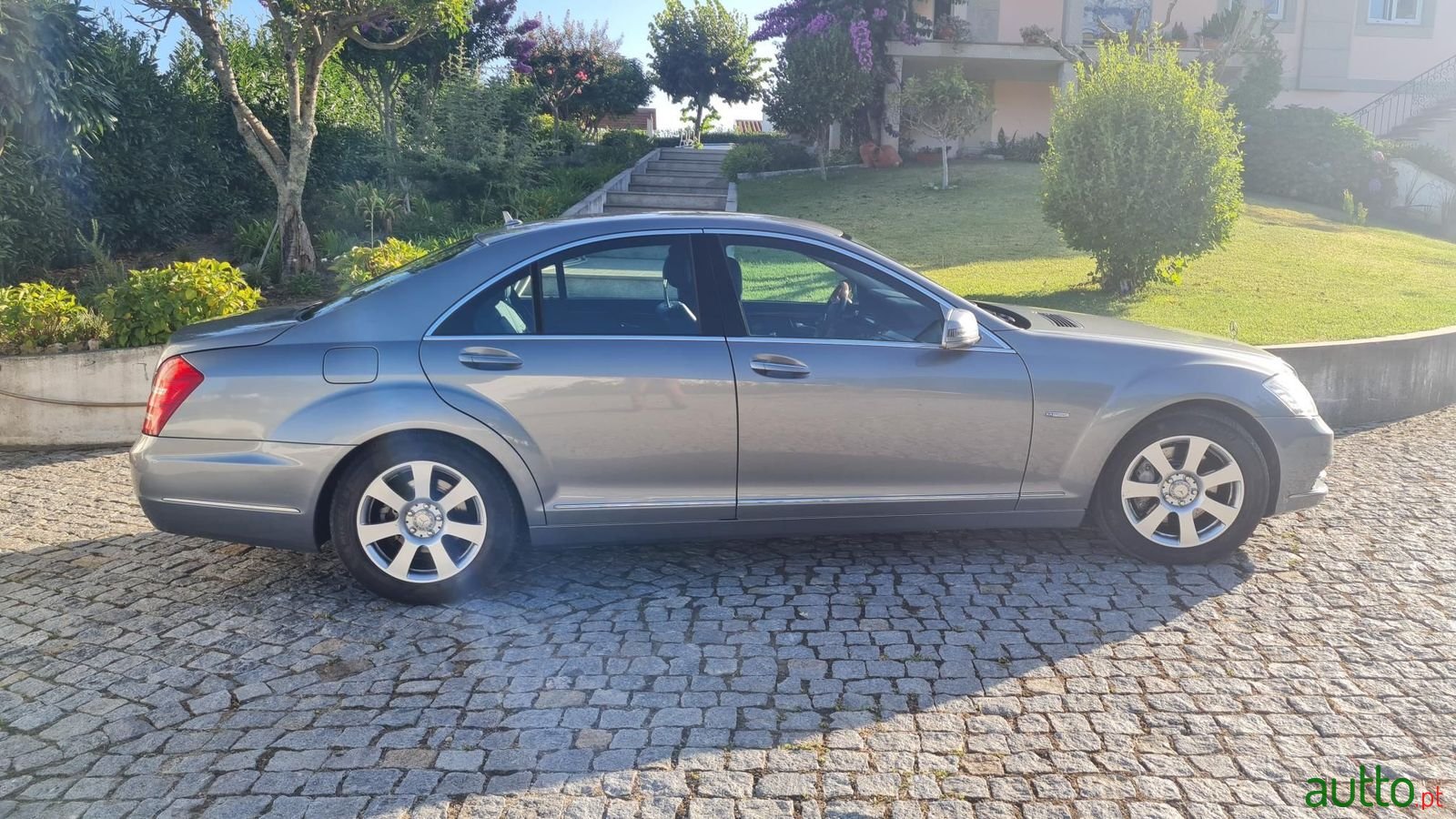 2011' Mercedes-Benz S-250 photo #6