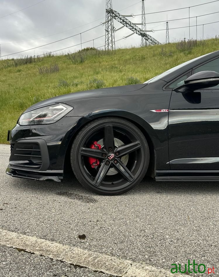 2017' Volkswagen Golf photo #5