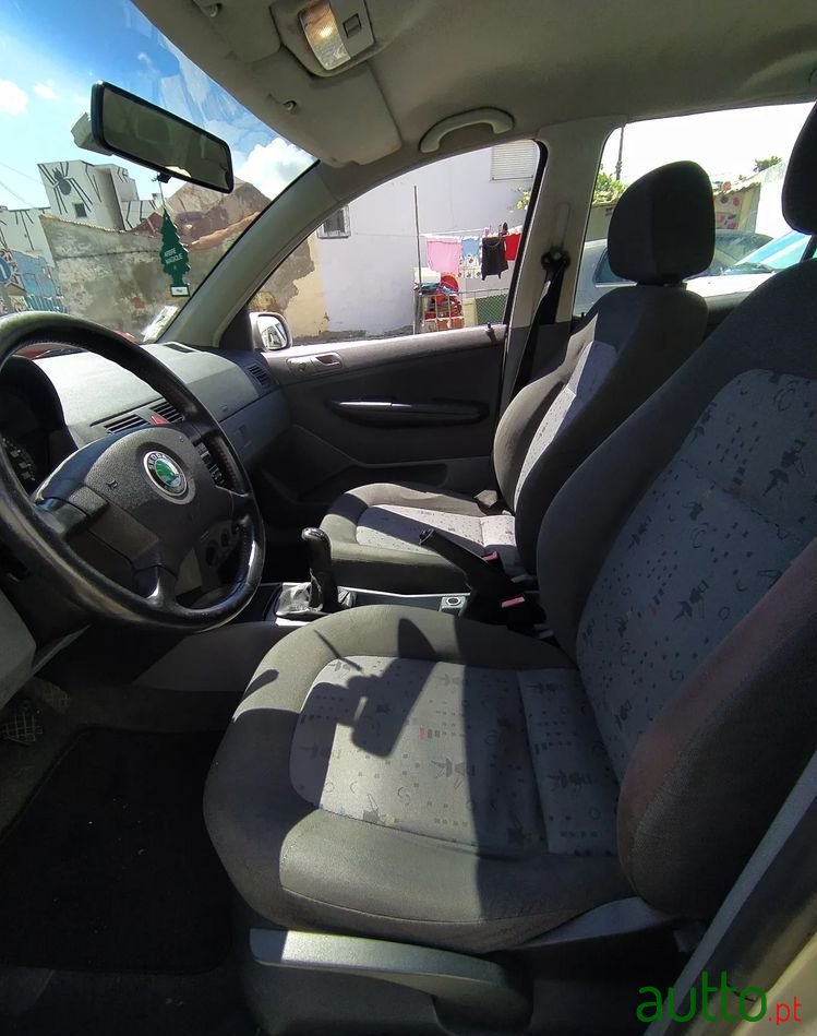 2003' Skoda Fabia photo #5