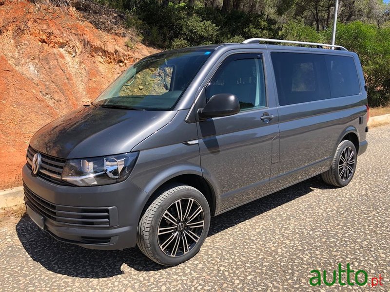 2017' Volkswagen Transporter photo #1