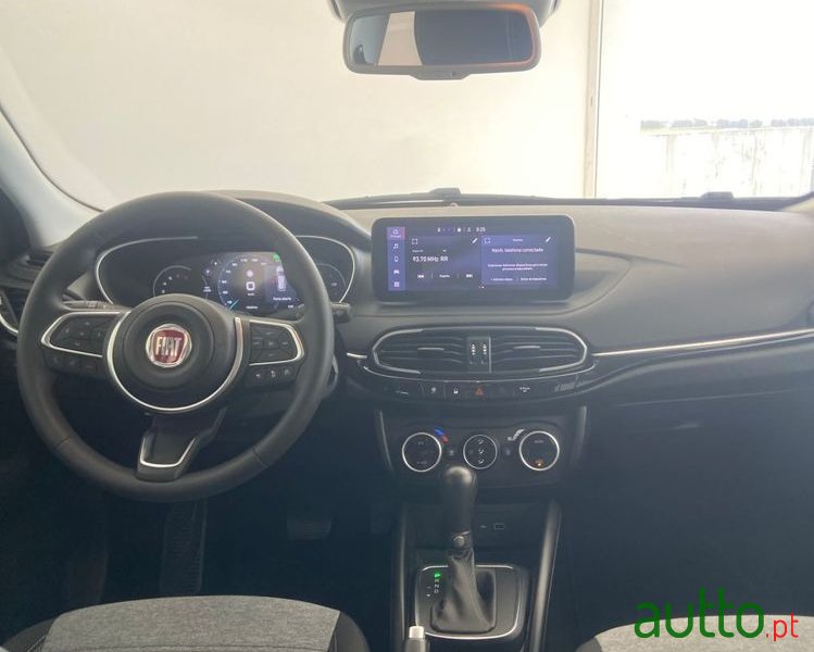 2022' Fiat Tipo Station Wagon Cross photo #5
