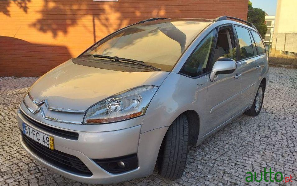 2008' Citroen C4 Grand Picasso photo #3