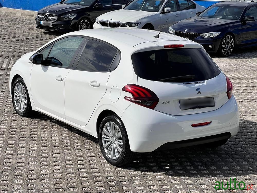 2019' Peugeot 208 photo #3