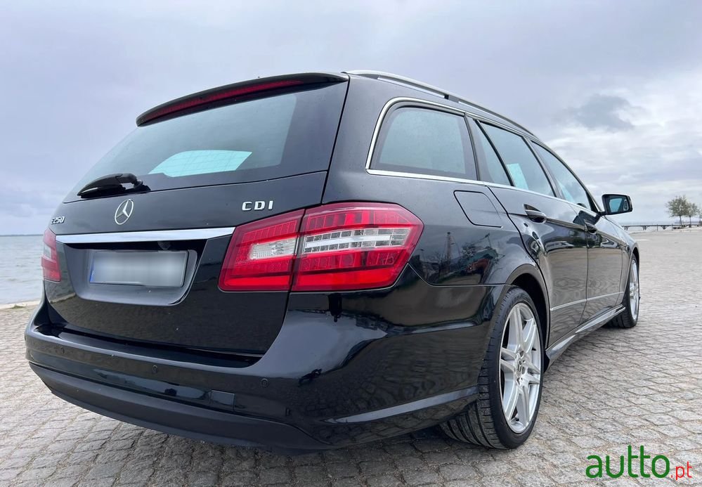 2010' Mercedes-Benz E 250 photo #1