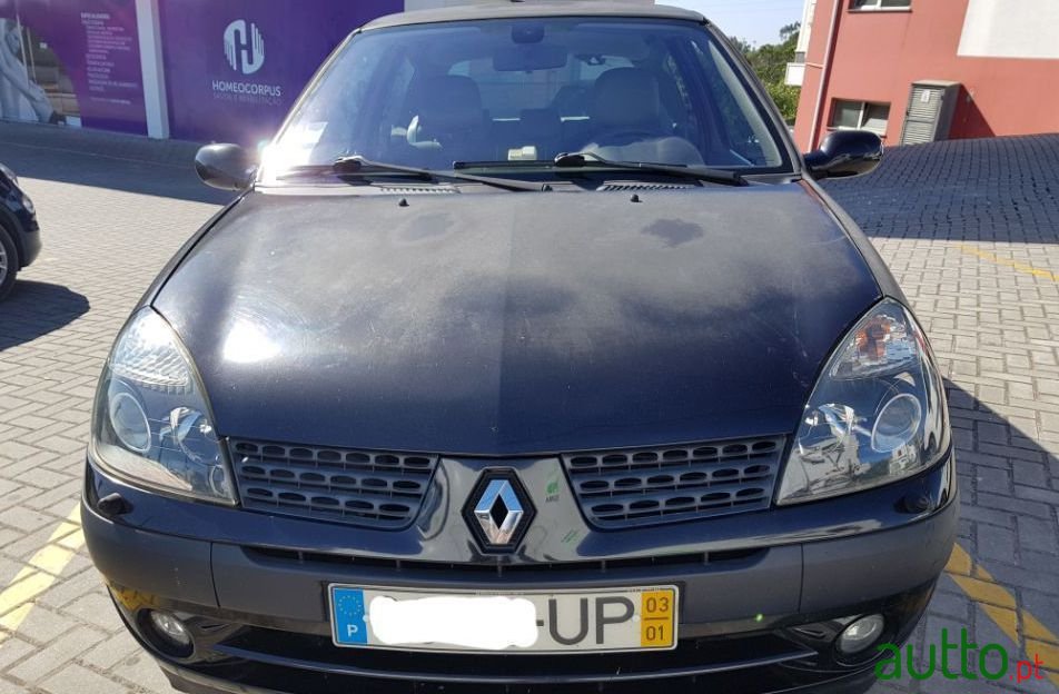 2003' Renault Clio photo #1