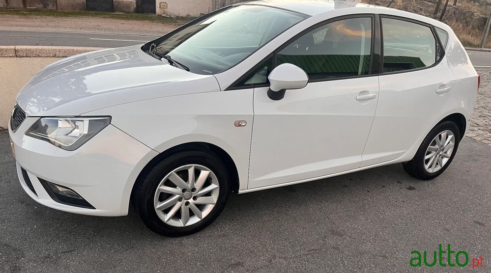 2012' SEAT Ibiza photo #1