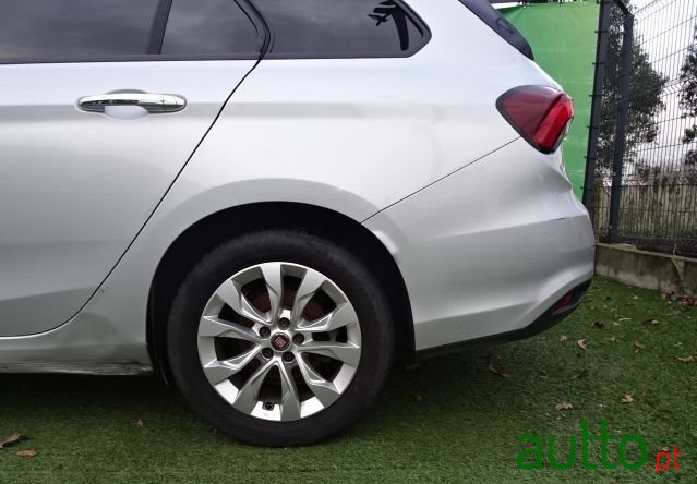 2018' Fiat Tipo Station Wagon photo #4