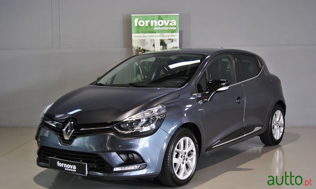2019' Renault Clio photo #1