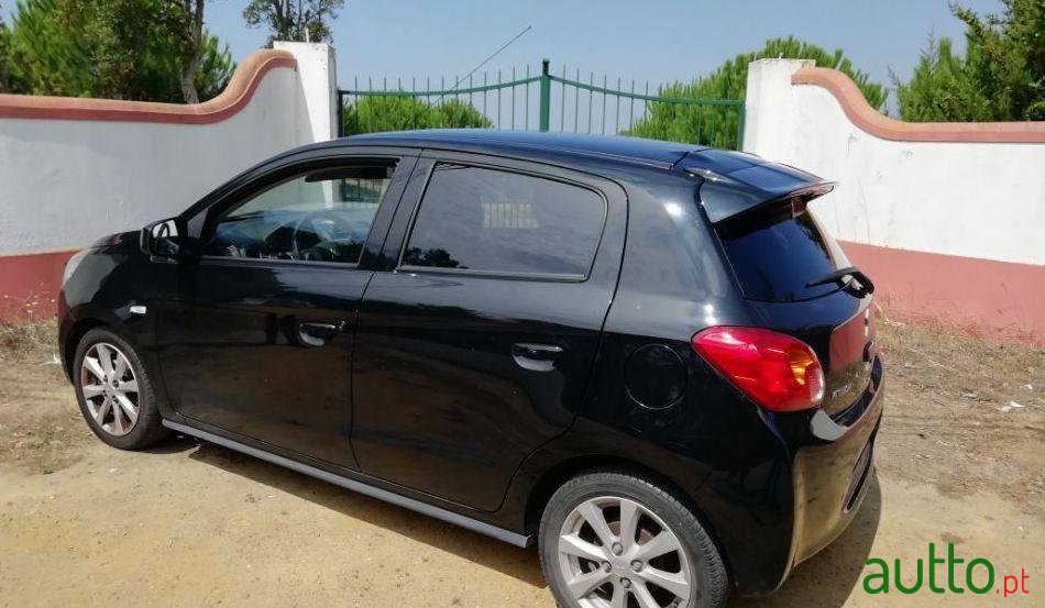 2013' Mitsubishi Space Star photo #1