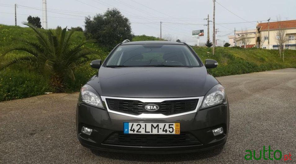 2011' Kia Ceed Sw photo #1