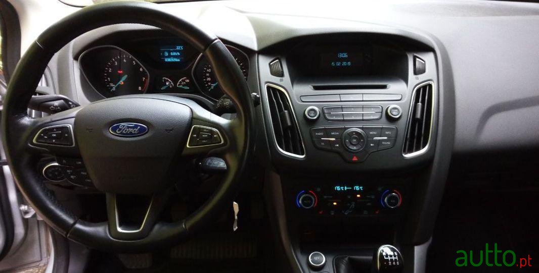 2015' Ford Focus Sw photo #2