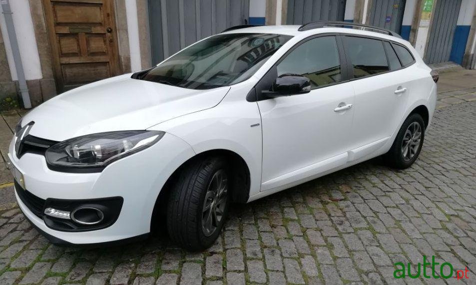 2015' Renault Megane Sport Tourer photo #2