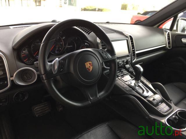 2013' Porsche Cayenne photo #4