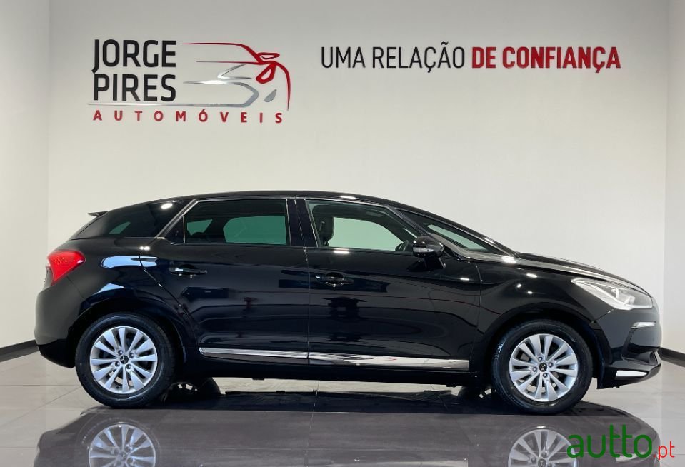 2016' Citroen DS5 photo #3