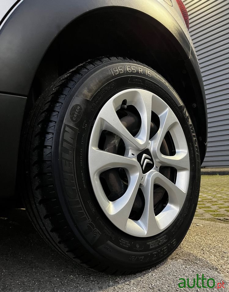 2019' Citroen C3 photo #6