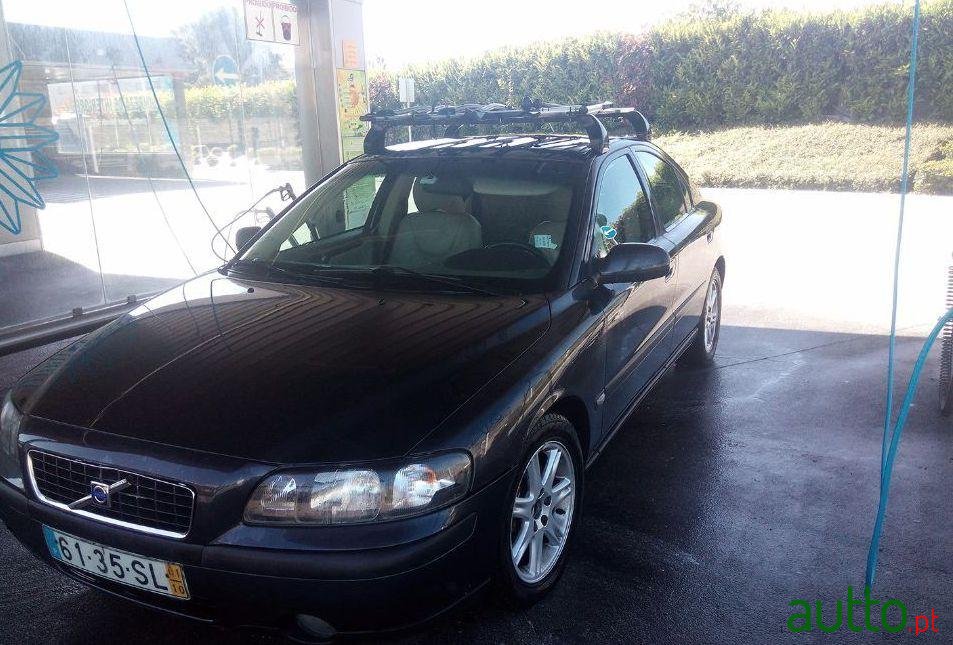 2001' Volvo S60 2.0T photo #1