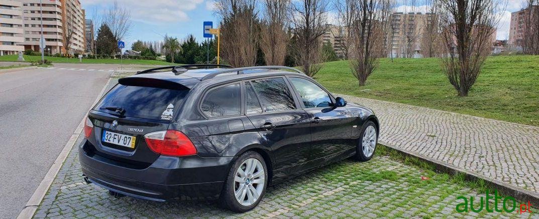 2008' BMW 320 320 D Touring photo #3