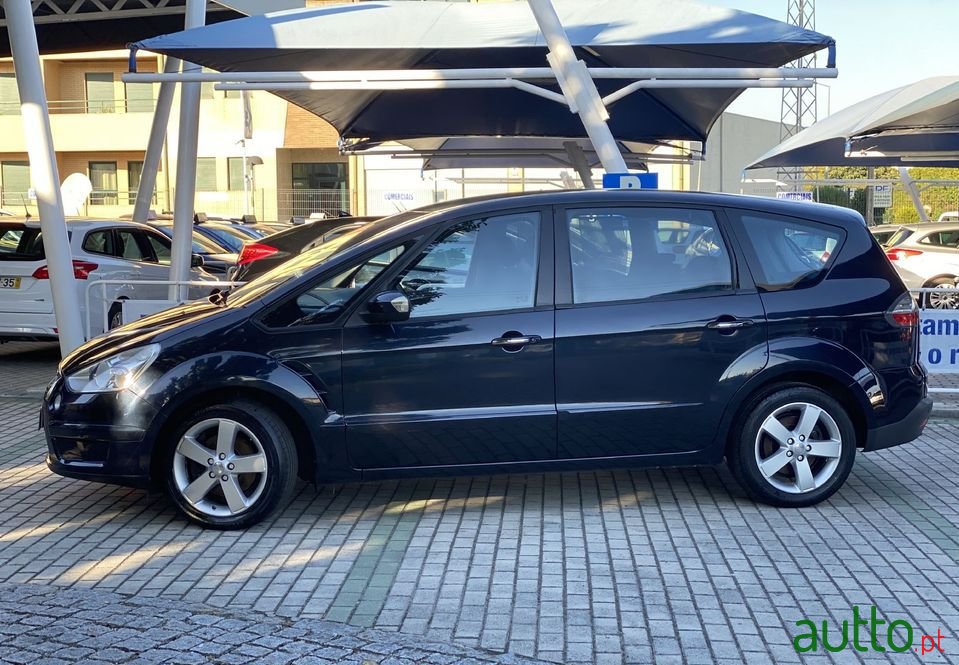 2010' Ford S-Max photo #3